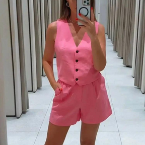 Conjunto Vintage: Colete e Shorts Rosa Monocromático com Gola V - DermeBela