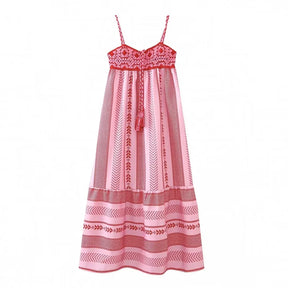 Vestido de Verão com Detalhe de Crochê e Bordado
